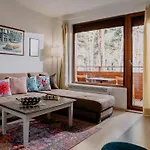 вели хилс Апартамент